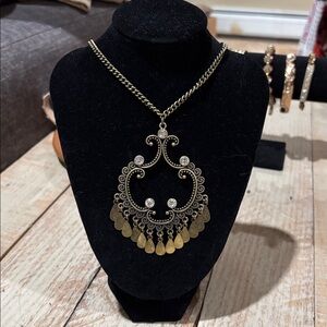 Gorgeous gold tone boho style necklace